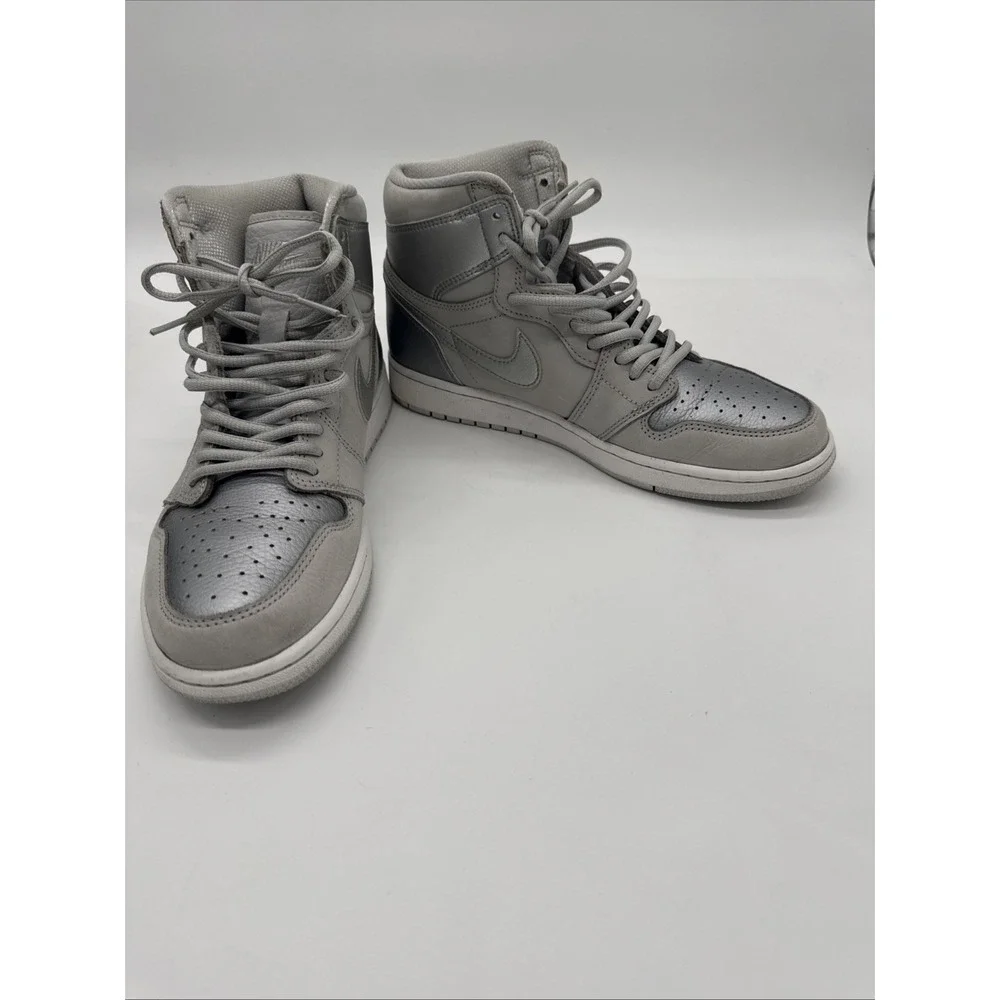 Nike Air Jordan 1 Retro High Stealth Gray White High Top Sneakers